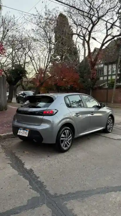Peugeot 208 Feline 1.6 Tiptronic  2024 - foto 2