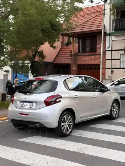 Peugeot 208 Feline 1.6  2018 - foto 5