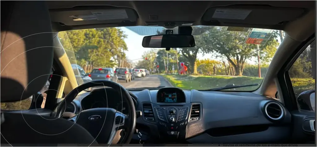 Ford Fiesta Kinetic Sedán Se Plus (1596 Cc) 2014 - foto 3