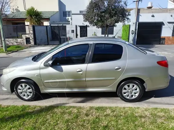 Peugeot 207 Compact 1.4 Quicksilver 5P (1360 Cc) 2010 - foto 1