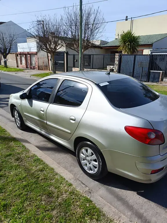 Peugeot 207 Compact 1.4 Quicksilver 5P (1360 Cc) 2010 - foto 4