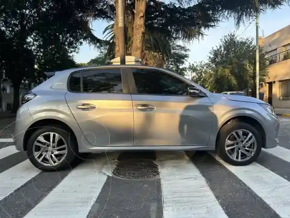 Peugeot 208 Feline 1.6 Tiptronic  2023 - foto 3