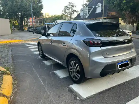 Peugeot 208 Feline 1.6 Tiptronic  2023 - foto 4