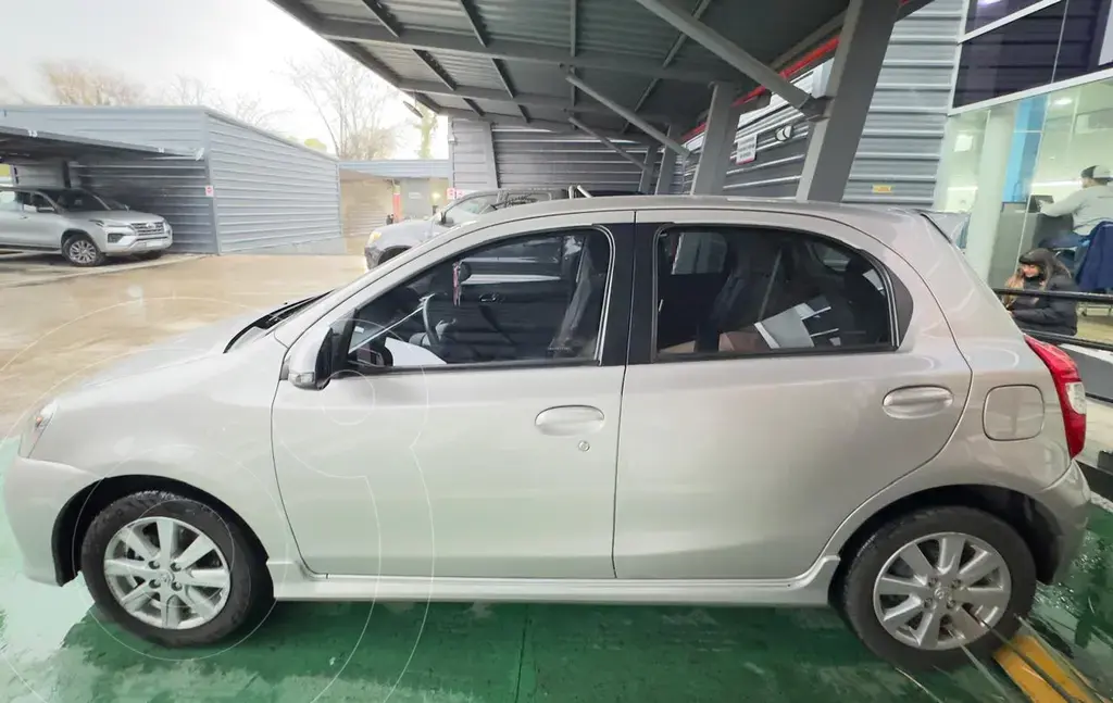 Toyota Etios Sedán Xls Aut 2016/17 (1496 Cc) 2017 - foto 3