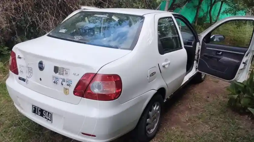 Fiat Siena Hlx 1.8  2006 - foto 2