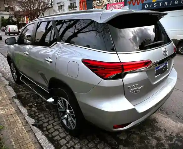 Toyota Sw4 Srx 2.8 Tdi 7A Aut  2019 - foto 4