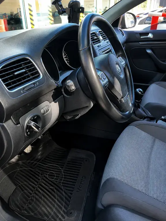 Volkswagen Vento Variant 2.5 Advance (2480 Cc) 2012 - foto 3