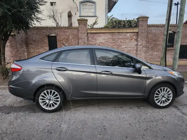 Ford Fiesta Kinetic Sedán Titanium (1596 Cc) 2014 - foto 1