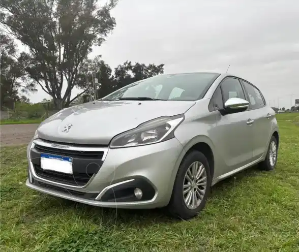 Peugeot 208 Allure 1.6 Tiptronic  2017 - foto 1