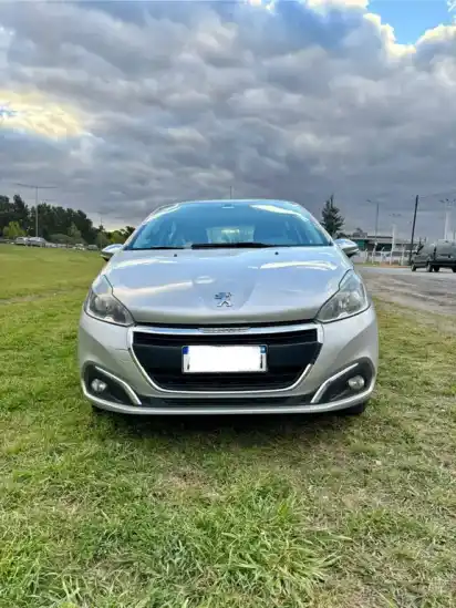Peugeot 208 Allure 1.6 Tiptronic  2017 - foto 2