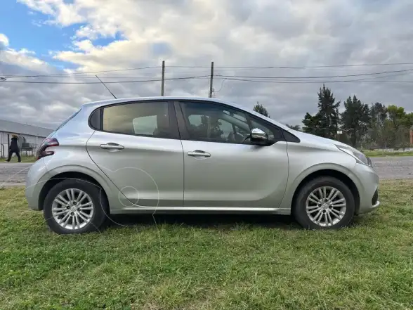 Peugeot 208 Allure 1.6 Tiptronic  2017 - foto 3