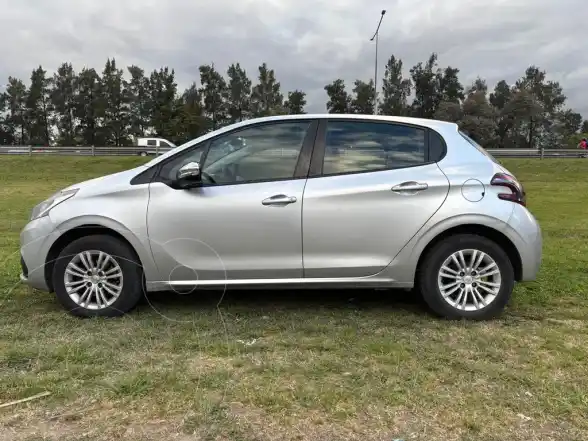 Peugeot 208 Allure 1.6 Tiptronic  2017 - foto 5