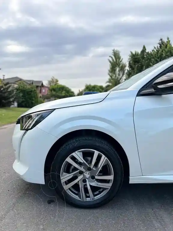 Peugeot 208 Feline 1.6  2021 - foto 5