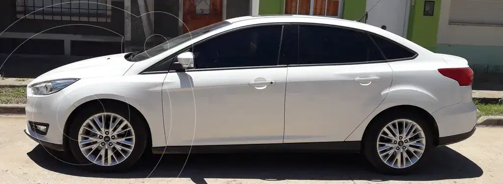 Ford Focus Sedán 2.0L Se Plus Aut  2016 - foto 1