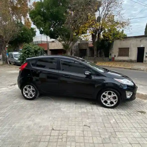Ford Fiesta Kinetic Titanium  2013 - foto 2
