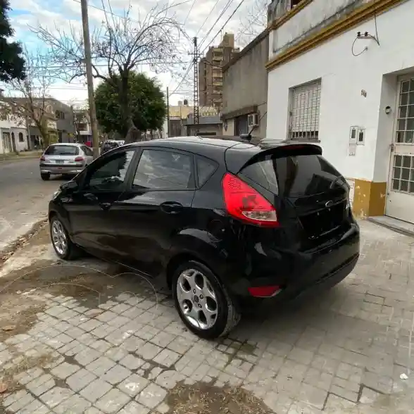 Ford Fiesta Kinetic Titanium  2013 - foto 4