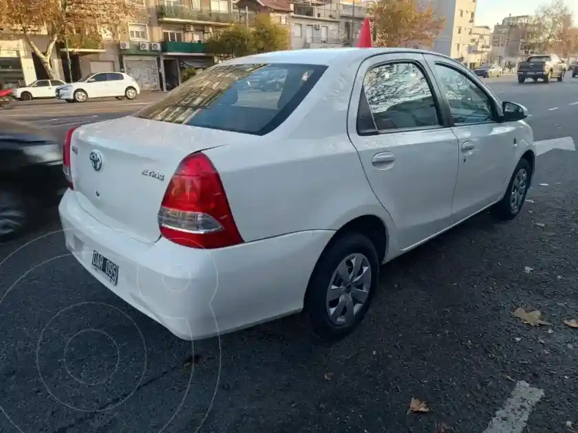 Toyota Etios Sedán Xls  2014 - foto 5