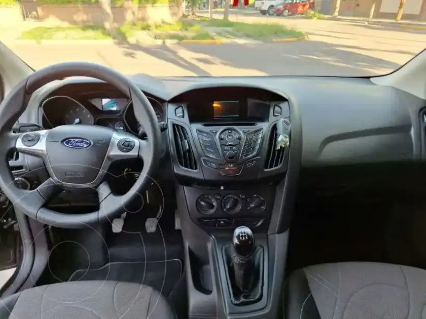 Ford Focus Sedán 1.6L S  2014 - foto 3
