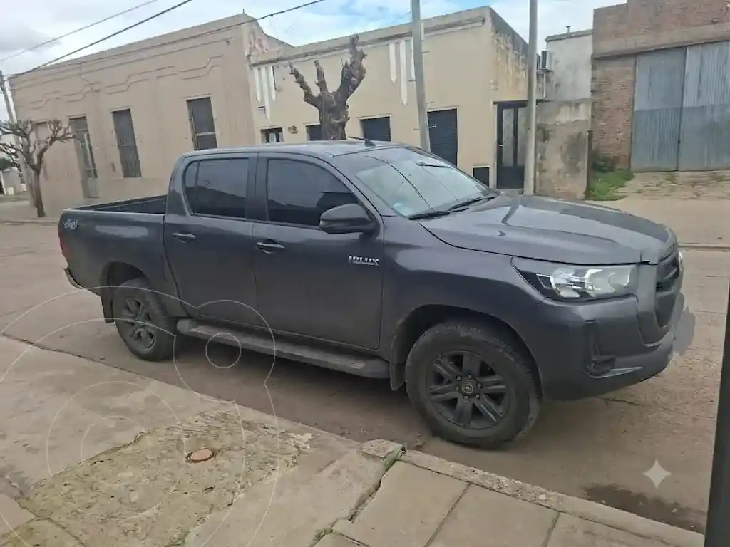 Toyota Hilux 4X4 Cabina Doble Sr 2.8 Tdi Aut  2025 - foto 3