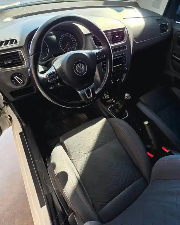 Volkswagen Suran Suran 1.6 Comfortline  L/14 Abs  2014 - foto 3