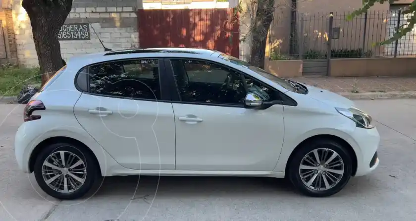 Peugeot 208 Allure 1.6  2017 - foto 3