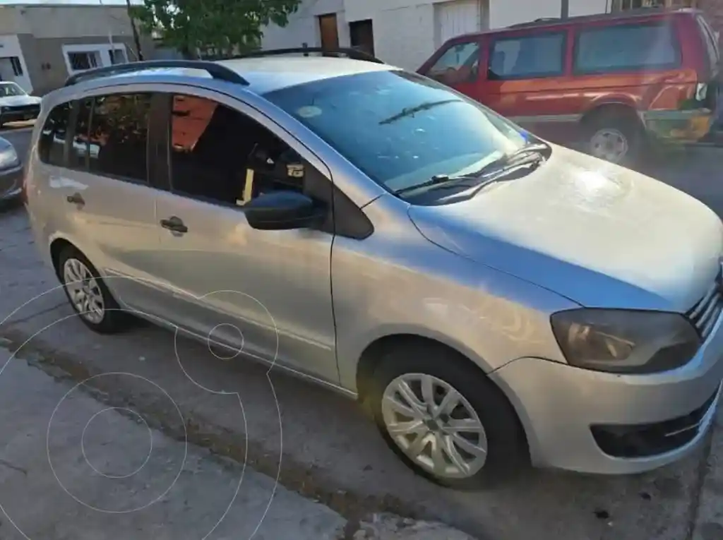 Volkswagen Suran 1.6 Comfortline  2013 - foto 1