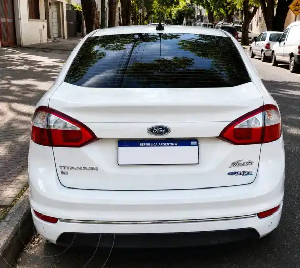 Ford Fiesta Kinetic Sedán Titanium  2017 - foto 2