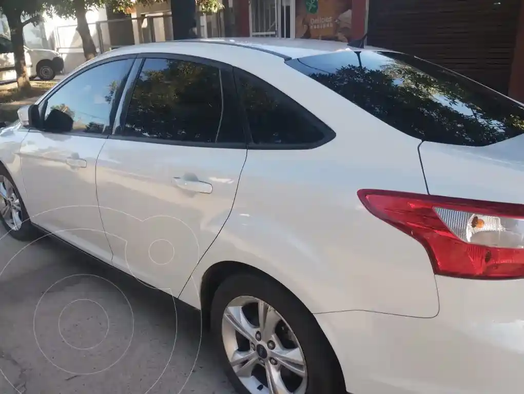 Ford Focus Sedán 2.0L Se Plus Aut  2015 - foto 3