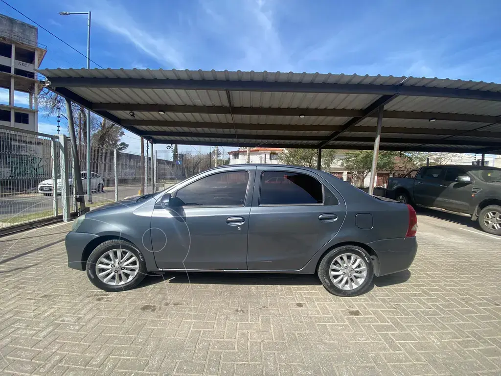 Toyota Etios Sedán Xls 2015/2016 (1496 Cc) 2015 - foto 2