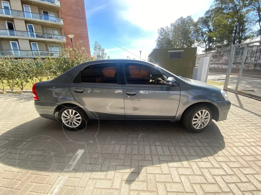 Toyota Etios Sedán Xls 2015/2016 (1496 Cc) 2015 - foto 3