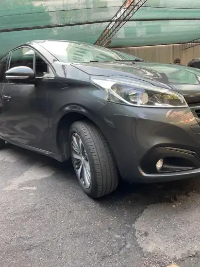 Peugeot 208 Feline 1.6 Tiptronic  2020 - foto 4