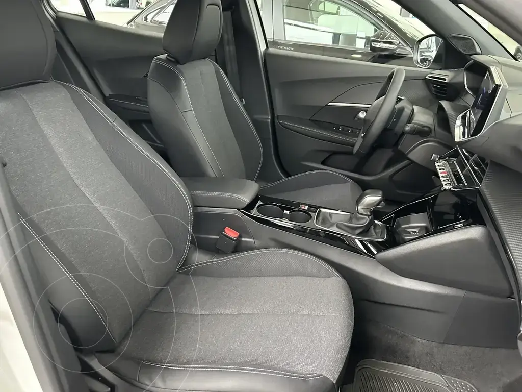 Peugeot 2008 Allure T200 (999 Cc) 2026 - foto 5