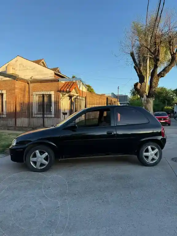 Chevrolet Corsa Classic 3P 1.4 Gls  2010 - foto 3