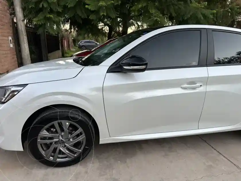 Peugeot 208 Allure 1.6  2024 - foto 3