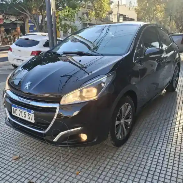 Peugeot 208 Feline 1.6  2018 - foto 1