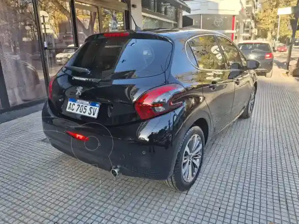 Peugeot 208 Feline 1.6  2018 - foto 3