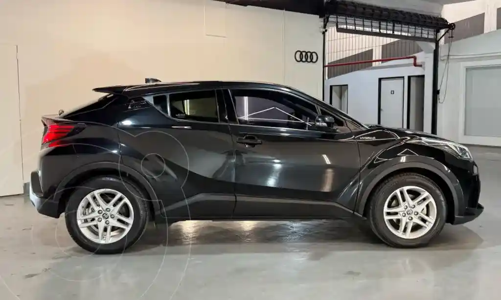 Toyota C-Hr Híbrida 1.8 Ecvt  2022 - foto 3