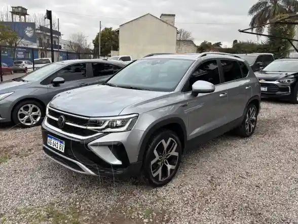 Volkswagen Taos Highline Aut  2024 - foto 2