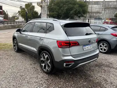 Volkswagen Taos Highline Aut  2024 - foto 3