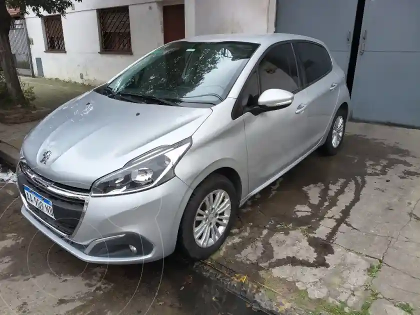 Peugeot 208 Allure 1.6 Aut Nav  2017 - foto 1