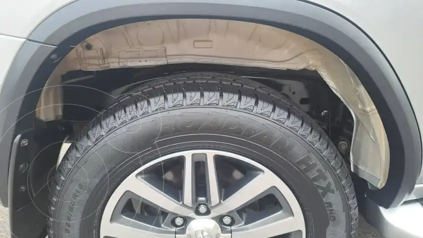Toyota Sw4 Srx 2.8 Tdi 7A Aut  2019 - foto 4