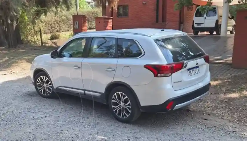 Mitsubishi Outlander Gls 2.4 4X4  2017 - foto 3