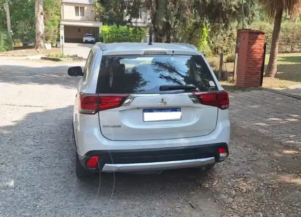 Mitsubishi Outlander Gls 2.4 4X4  2017 - foto 4