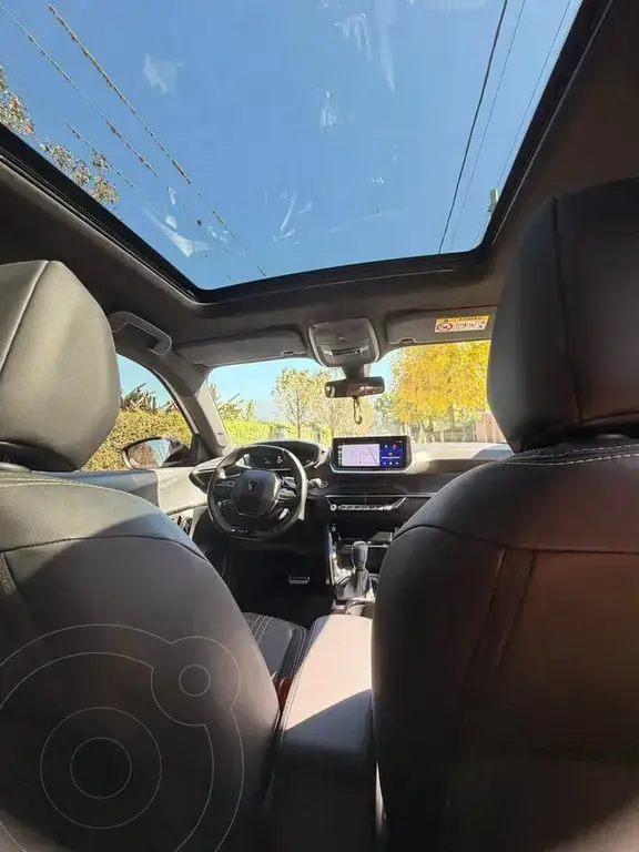 Peugeot 2008 Gt T200  2025 - foto 5