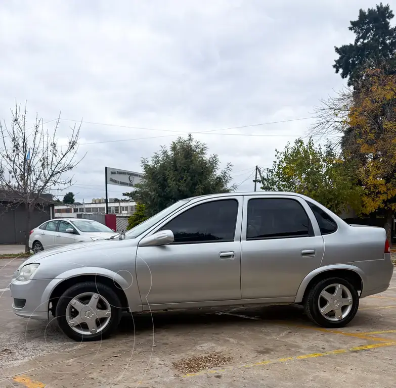 Chevrolet Corsa Classic 4P 1.4 Gl (1389 Cc) 2016 - foto 3