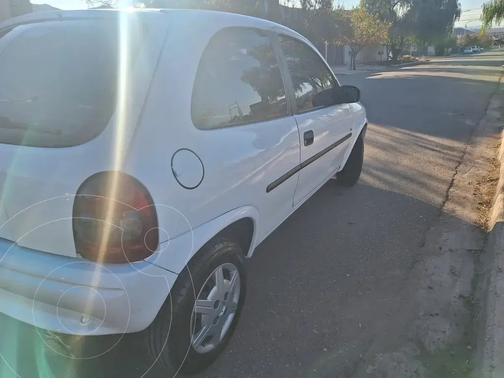 Chevrolet Classic 3P Ls (1389 Cc) 2010 - foto 2