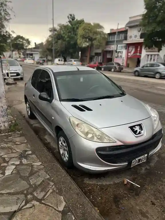 Peugeot 207 Compact 1.4 Xr 3P  2009 - foto 2