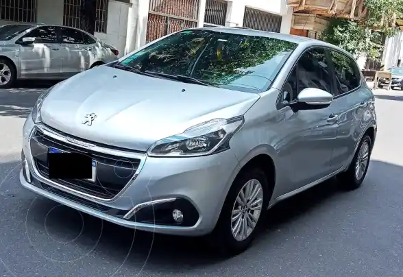 Peugeot 208 Allure 1.6  2019 - foto 1