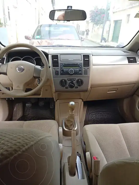 Nissan Tiida Visia  2011 - foto 4