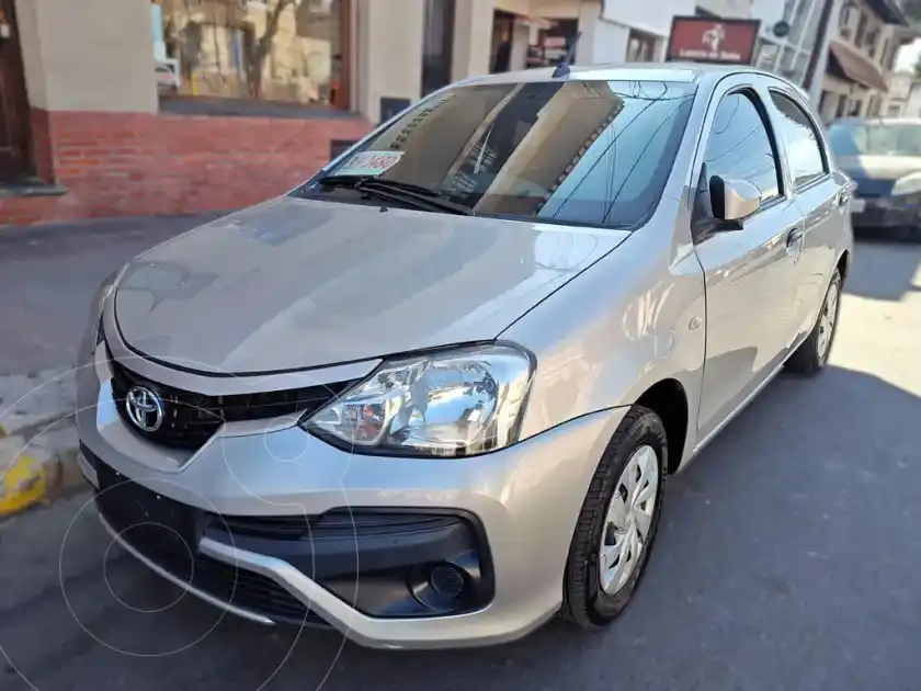 Toyota Etios Hatchback X  2018 - foto 1